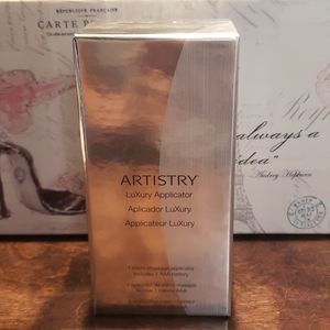 Artistry Luxury Applicator